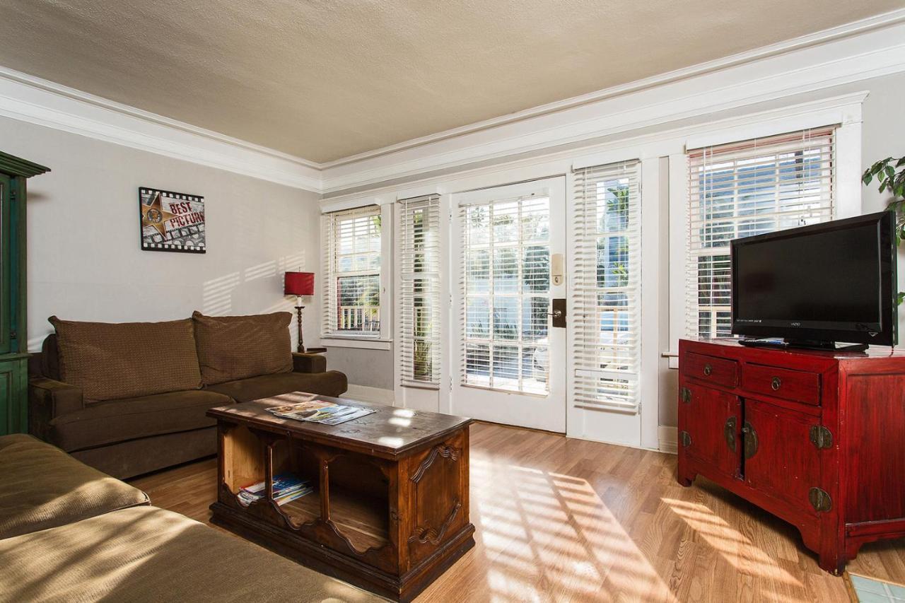 Apartamento Hollywood Hills Suites
