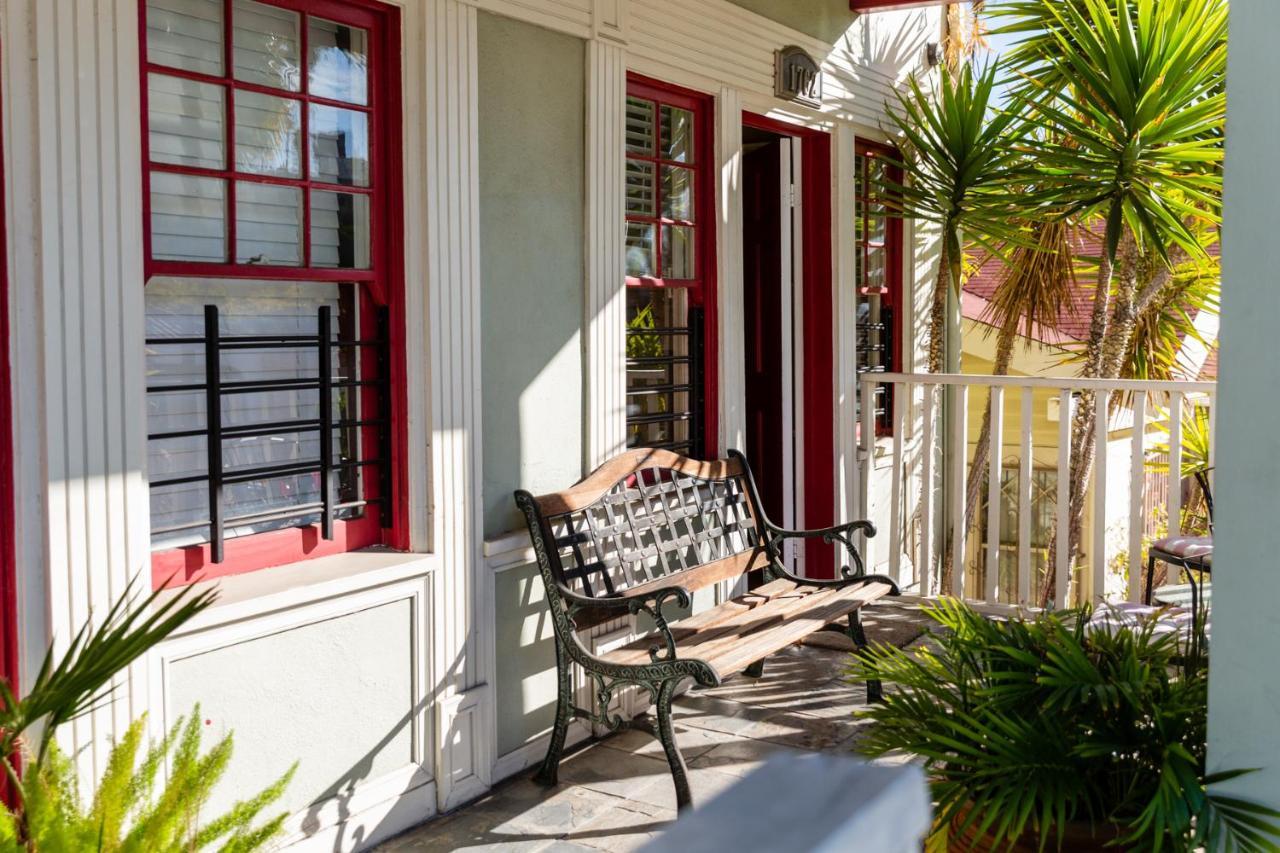 Hollywood Hills Suites Appartamento *