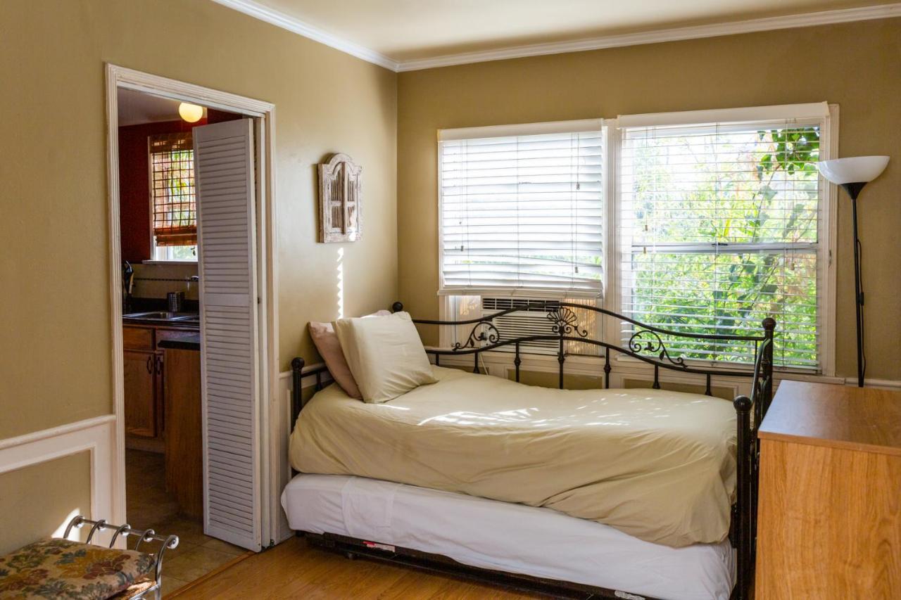 Appartamento Hollywood Hills Suites *